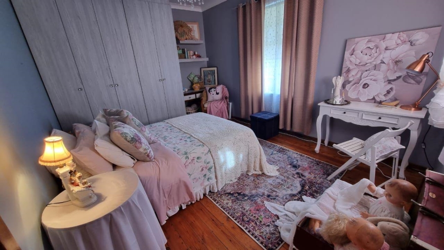 5 Bedroom Property for Sale in Kellys View Free State